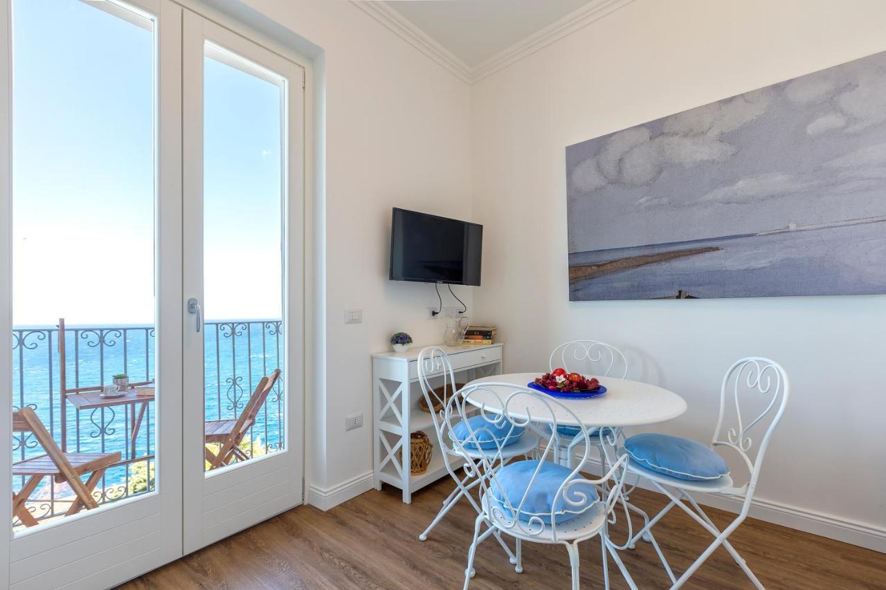 “Cielo E Mare”, Casetta Nel Cuore Del Borgo Antico / “Sky & Sea”, Charming In The Heart Of Old Village Castelsardo Eksteriør billede
