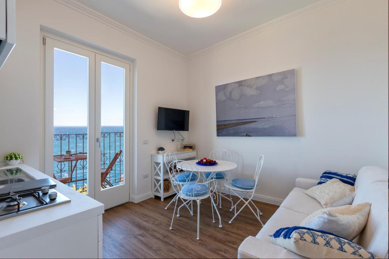 “Cielo E Mare”, Casetta Nel Cuore Del Borgo Antico / “Sky & Sea”, Charming In The Heart Of Old Village Castelsardo Eksteriør billede