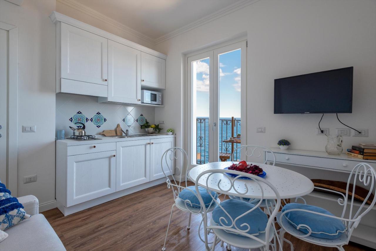 “Cielo E Mare”, Casetta Nel Cuore Del Borgo Antico / “Sky & Sea”, Charming In The Heart Of Old Village Castelsardo Eksteriør billede